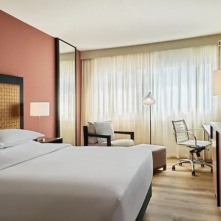 Sheraton Frankfurt Airport & Conference Center 4*