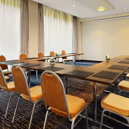 Ξενοδοχείο Sheraton Frankfurt Airport & Conference Center 4*
