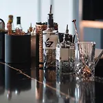 فندق ومركز مؤتمرات شيراتون مطار 4*