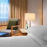 فندق ومركز مؤتمرات شيراتون مطار