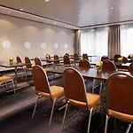 ومركز مؤتمرات شيراتون مطار فندق