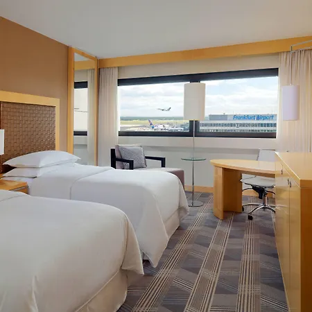 ومركز مؤتمرات شيراتون مطار 4*
