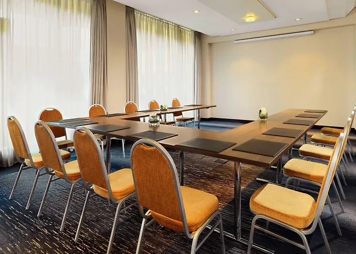 Hotell Sheraton Frankfurt Airport & Conference Center 4*